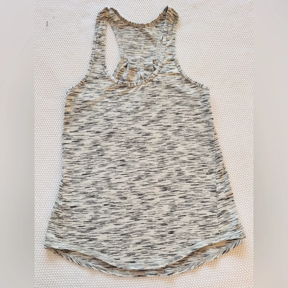 LULULEMON Salute the Sun Light Gray Racerback Tank Top w Vented Back